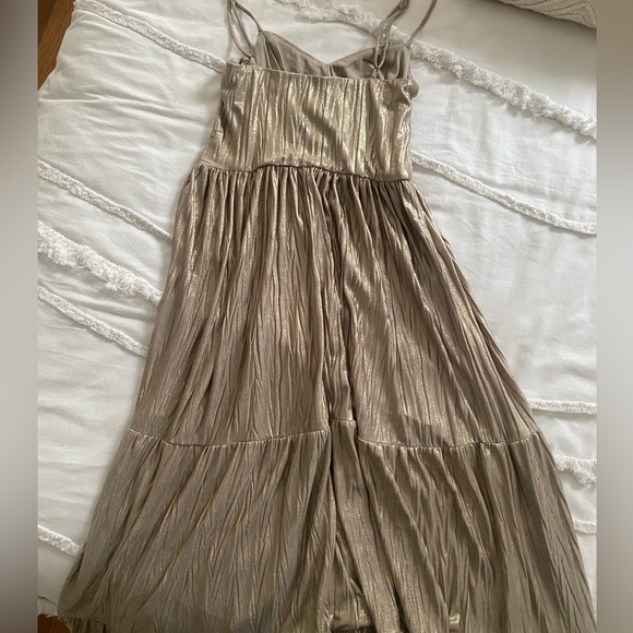 AQUA Metallic Rutched Tier Dress Champagne - Picture 11 of 15